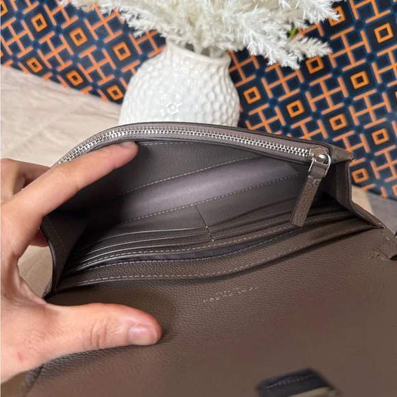Tory Burch Thea Flat Wallet Crossbody in Wild Mushroom 169971 $375